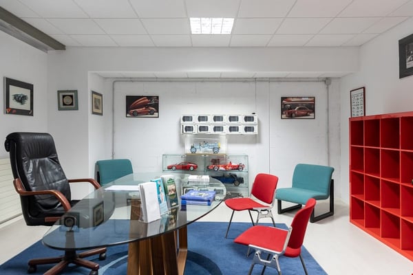 CLASSIC & SPORT CARS STORAGE BIOGGIO-AFFITTASI POSTI AUTO SORVEGLIATI 15