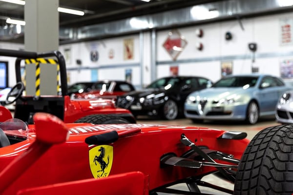 CLASSIC & SPORT CARS STORAGE BIOGGIO-AFFITTASI POSTI AUTO SORVEGLIATI 10
