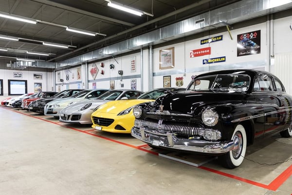 CLASSIC & SPORT CARS STORAGE BIOGGIO-AFFITTASI POSTI AUTO SORVEGLIATI 2