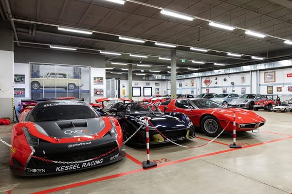 CLASSIC & SPORT CARS STORAGE BIOGGIO-AFFITTASI POSTI AUTO SORVEGLIATI 1