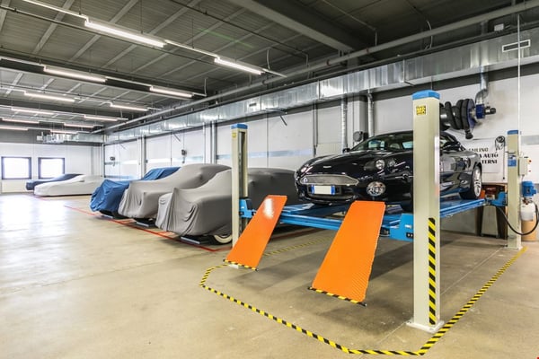 CLASSIC & SPORT CARS STORAGE BIOGGIO-AFFITTASI POSTI AUTO SORVEGLIATI 5