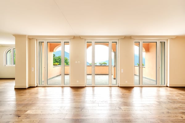 COLLINA D'ORO-AGRA - Lussuoso appartamento di 276 mq con ampia loggia e vista lago (Rif. 303) 3