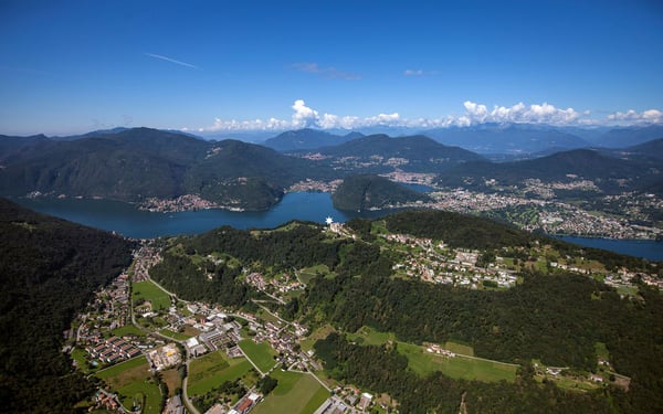COLLINA D'ORO-AGRA - Lussuoso appartamento di 276 mq con ampia loggia e vista lago (Rif. 303) 15