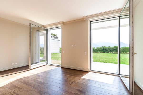 COLLINA D'ORO - AFFITTASI INCANTEVOLE APPARTAMENTO CON GIARDINO PRIVATO E VISTA LAGO (rif. 002) 2