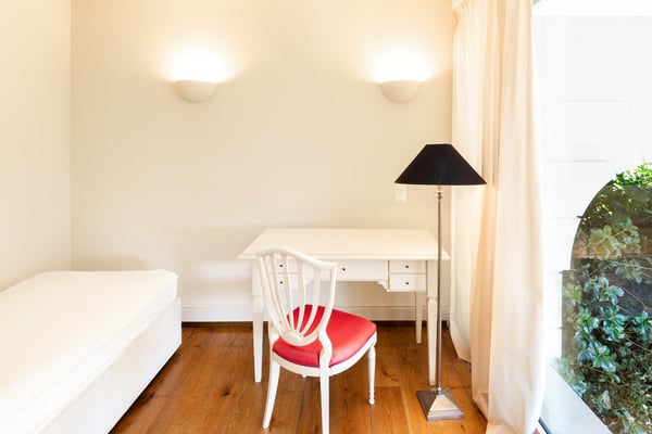 COLLINA D'ORO - LUSSUOSO DUPLEX ARREDATO CON GIARDINO, SERVIZI ALBERGHIERI INCLUSI (rif. 207) 14