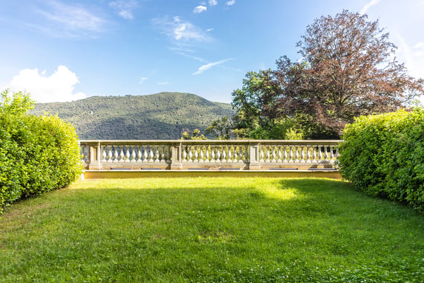 COLLINA D'ORO - LUSSUOSO DUPLEX ARREDATO CON GIARDINO, SERVIZI ALBERGHIERI INCLUSI (rif. 207) 18