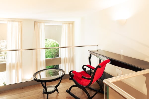 COLLINA D'ORO - LUSSUOSO DUPLEX ARREDATO CON GIARDINO, SERVIZI ALBERGHIERI INCLUSI (rif. 207) 11