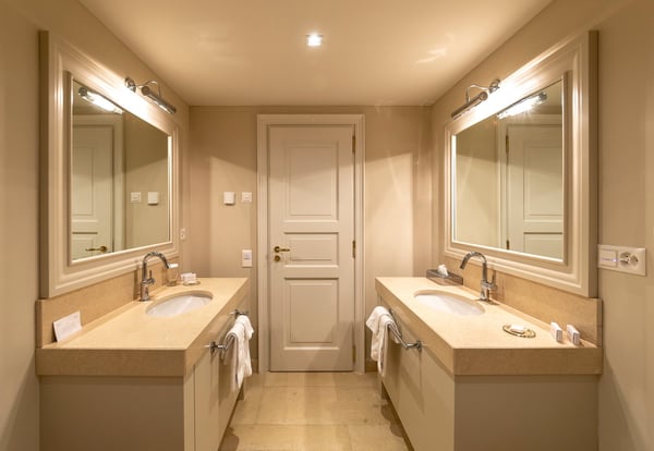 COLLINA D'ORO - LUSSUOSO DUPLEX ARREDATO CON GIARDINO, SERVIZI ALBERGHIERI INCLUSI (rif. 207) 10