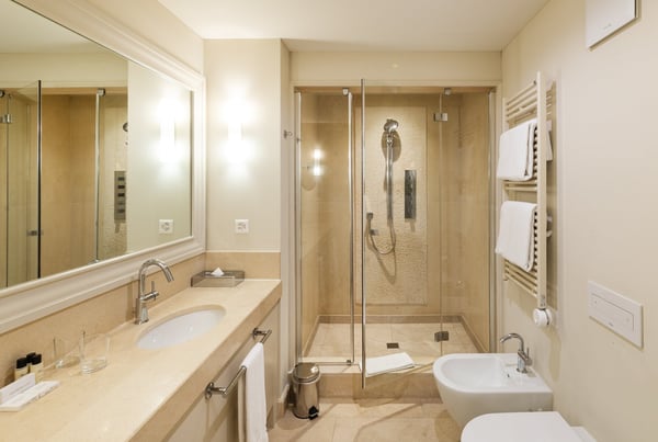 COLLINA D'ORO - LUSSUOSO DUPLEX ARREDATO CON GIARDINO, SERVIZI ALBERGHIERI INCLUSI (rif. 207) 15