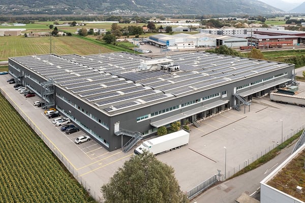 Ampi spazi uso logistico/laboratorio in affitto o vendita a Contone 11