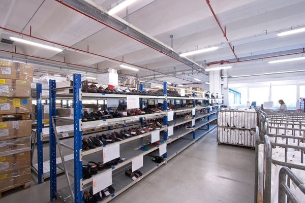 Ampi spazi uso logistico/laboratorio in affitto o vendita a Contone 7