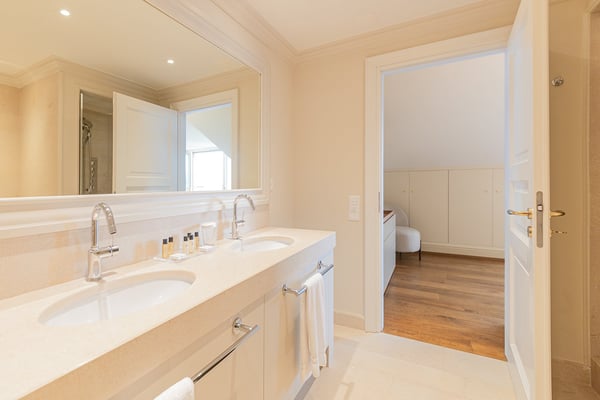 LUGANO-COLLINA D'ORO- ATTICO DI LUSSO ARREDATO SU DUE LIVELLI CON SPLENDIDA VISTA LAGO(rif.609) 9