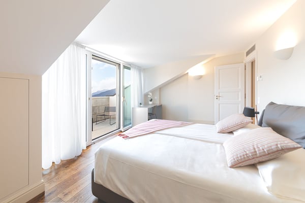 LUGANO-COLLINA D'ORO- ATTICO DI LUSSO ARREDATO SU DUE LIVELLI CON SPLENDIDA VISTA LAGO(rif.609) 10