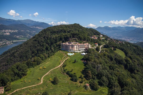 COLLINA D'ORO-AGRA - Lussuoso appartamento di 276 mq con ampia loggia e vista lago (Rif. 303) 13