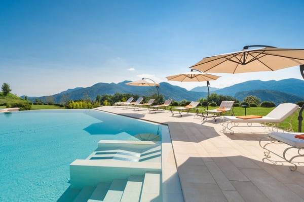 COLLINA D'ORO-AGRA - Lussuoso appartamento di 276 mq con ampia loggia e vista lago (Rif. 303) 16