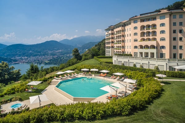 COLLINA D'ORO-AGRA - Lussuoso appartamento di 276 mq con ampia loggia e vista lago (Rif. 303) 17