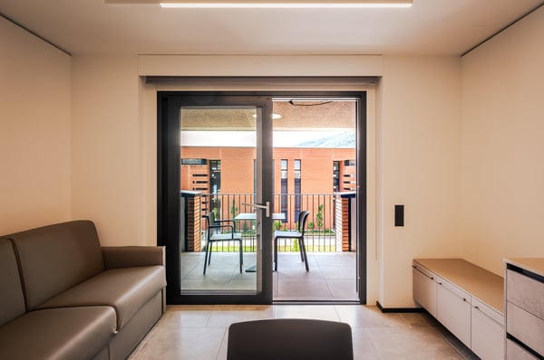 RIVA SAN VITALE - AFFITTASI APPARTAMENTO 1.5 ARREDATO CON BALCONE (rif. 208)