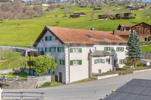 Charmantes (von Sprecher) Zweifamilienhaus mit Geschichte - Ihr neues Zuhause in Luzein 2