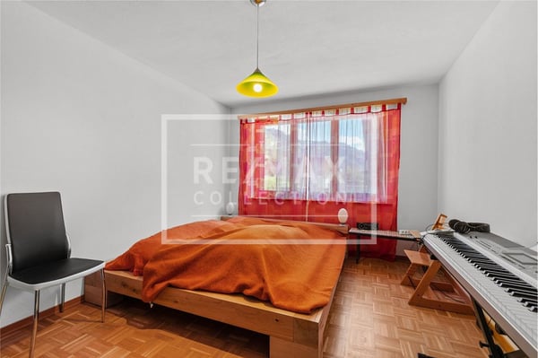 Grosses Einfamilienhaus mit separatem Büroteil 13