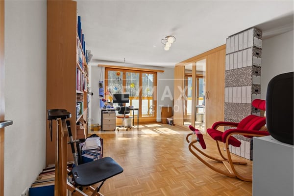 Grosses Einfamilienhaus mit separatem Büroteil 12