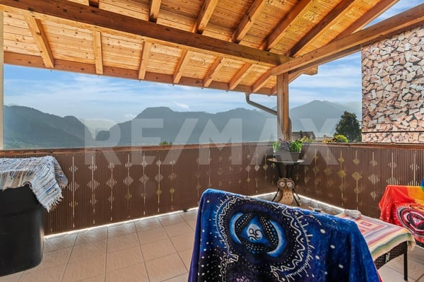 Mehrfamilienhaus mit traumhafter Aussicht in Mastrils 8