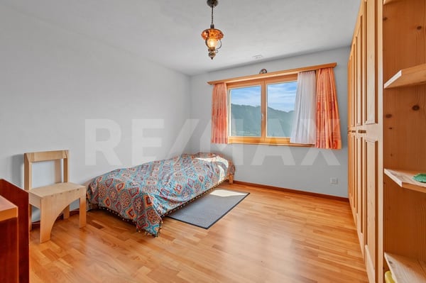 Mehrfamilienhaus mit traumhafter Aussicht in Mastrils 12