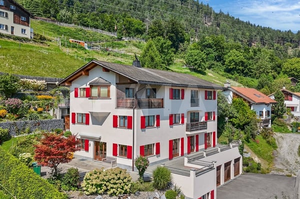Mehrfamilienhaus mit traumhafter Aussicht in Mastrils 2