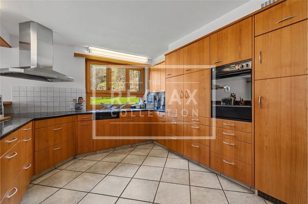 Grosses Einfamilienhaus mit separatem Büroteil 5