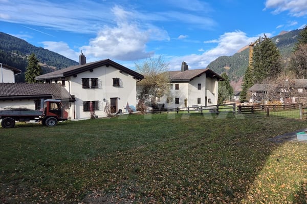 Mehrfamilienhaus mit Umschwung 2