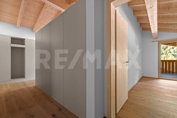 Energiebewusst wohnen! Garglas.ch - 4½-Zimmer-Dachwohnung E11 mit Anteil an Solarkraft 8