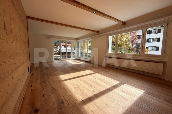 4.5-Zimmer-Wohnung in Klosters hochwertig saniert mit Chalet-Charme 2