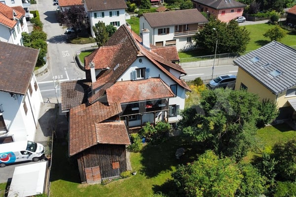 Historisches Dreifamilienhaus mit Charme und Potenzial 1