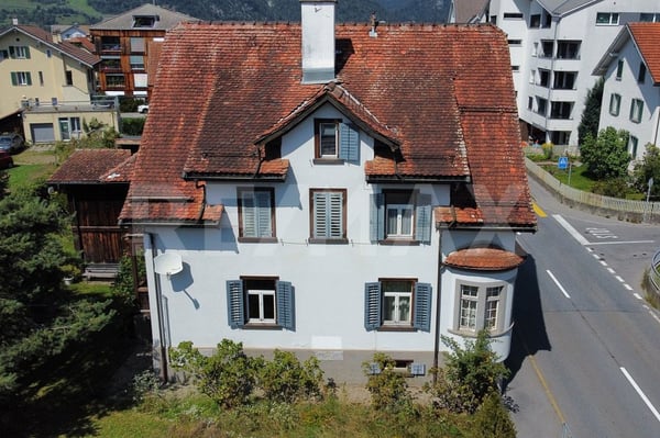 Historisches Dreifamilienhaus mit Charme und Potenzial 3