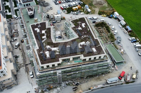 1 Zimmerwohnung im Dachgeschoss, mit 400m² Terrasse. 11