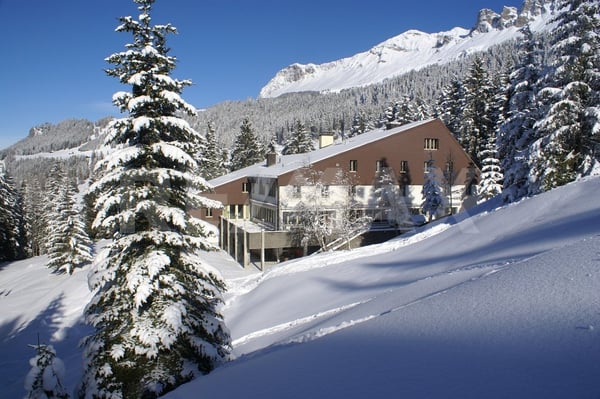 Gästehaus und Mehrzweckimmobilie mitten im Feriengebiet Lenzerheide 3