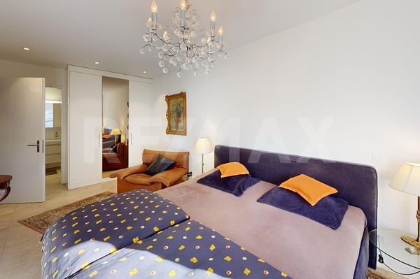 5½ Zimmerwohnung mit 2 Tiefgaragenplätzen und Disponibelraum 8