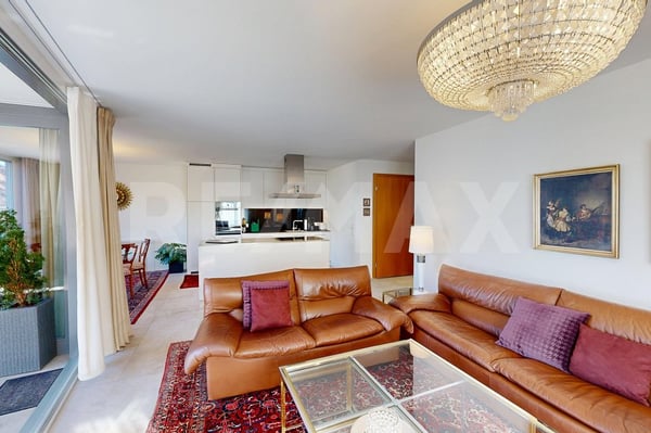 5½ Zimmerwohnung mit 2 Tiefgaragenplätzen und Disponibelraum 3