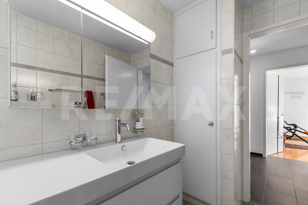 Wohnkomfort mit Aussicht - 4 ½ Zimmer-Dachwohnung in gepflegtem Dreifamilienhaus 5