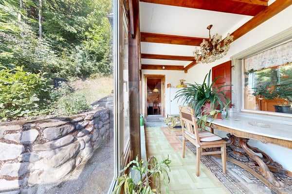 Einfamilienhaus mit Garage und Stallanbau 6