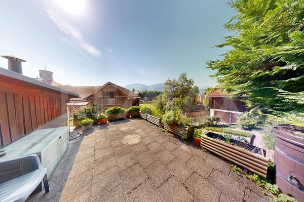 Einfamilienhaus mit Garage und Stallanbau 7
