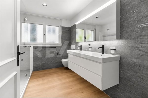 Renovierte 3½-Zimmerwohnung mit zwei Balkonen in Malans 3