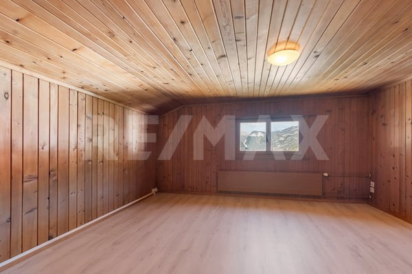 Einfamilienhaus mit Stallanbau und Ausbaupotenzial 8