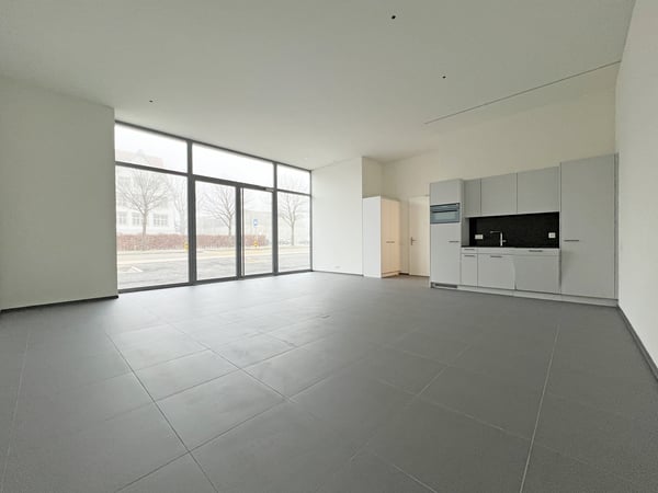 Perfekt als Showroom, Büro oder Verkaufsfläche 1