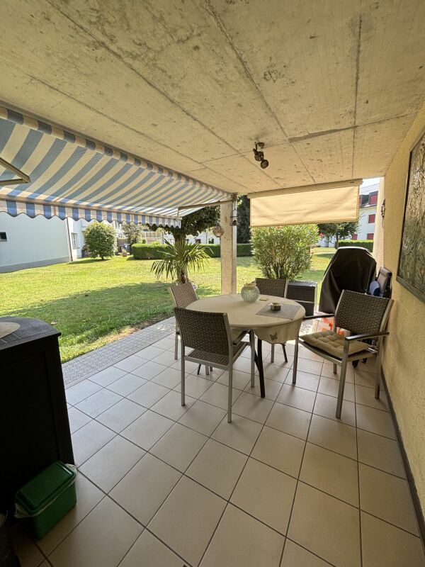 Bild Helle Wohnung mit Sitzplatz, Waschturm und Hobbyraum