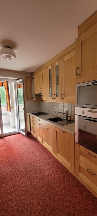 teilsanierte 3.5-Zimmer-Wohnung mit Einstellplatz an ruhiger Lage 2