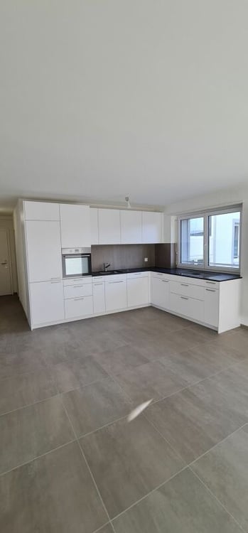 Moderne und zentrale 3.5-Zimmerwohnung 1