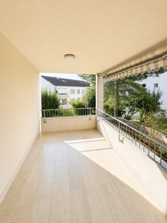 helle Wohnung mit Balkon, Hobbyraum mit eig. Waschturm