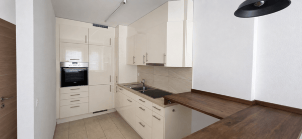 Grosszügige 2.5-Zimmerwohnung an zentraler Lage in Basel 1