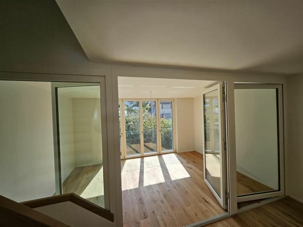 Modernes 5.5-Zimmer-Reihenhaus mit Garten in Ettingen - Erstbezug 2