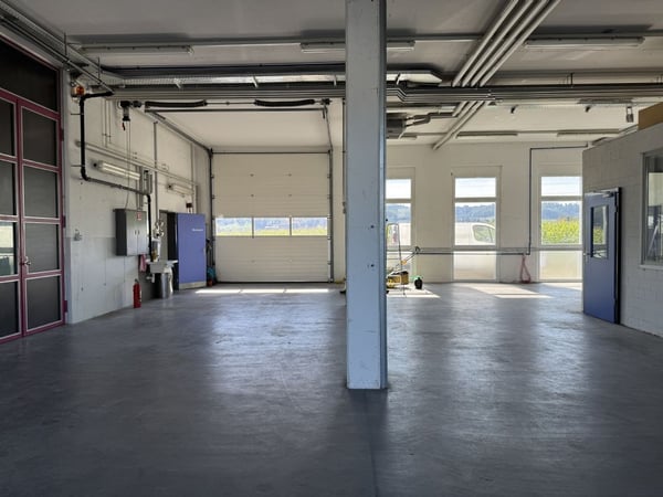 GEWERBE- UND INDUSTRIEFLÄCHEN I HOCHWERTIG AUSGEBAUT I HELL UND GUT ERSCHLOSSEN 3